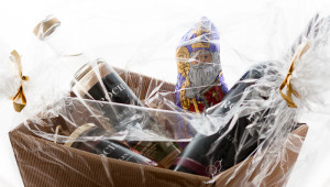 Geschenksverpackung Wein und Nikolo